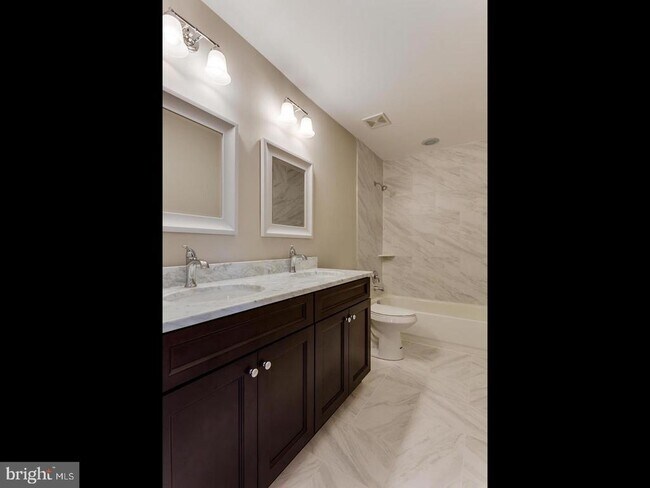 Building Photo - 9421 Van Arsdale Dr