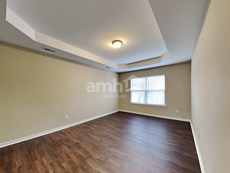 Building Photo - 5152 Chasteal Trl