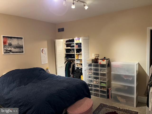 Building Photo - 1906 Fairmount Ave