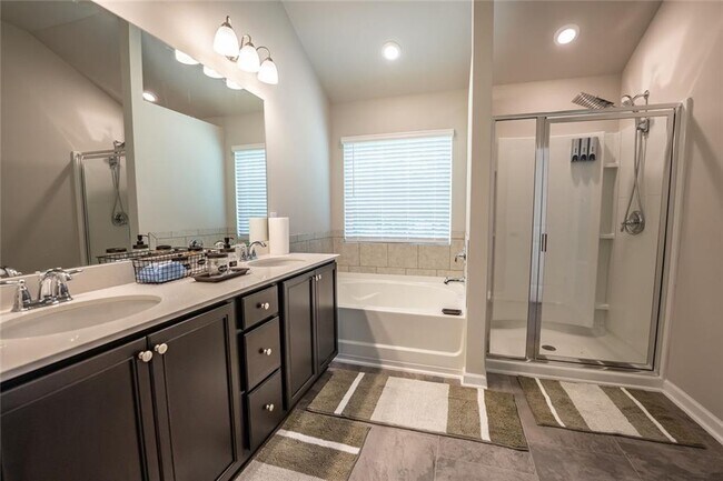 Building Photo - 454 Burgundy Terrace SE