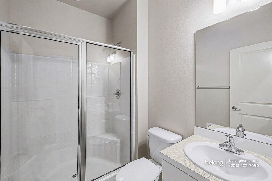 Building Photo - 1049 SW 99th Pl