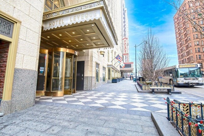 Building Photo - 50 W Broad St