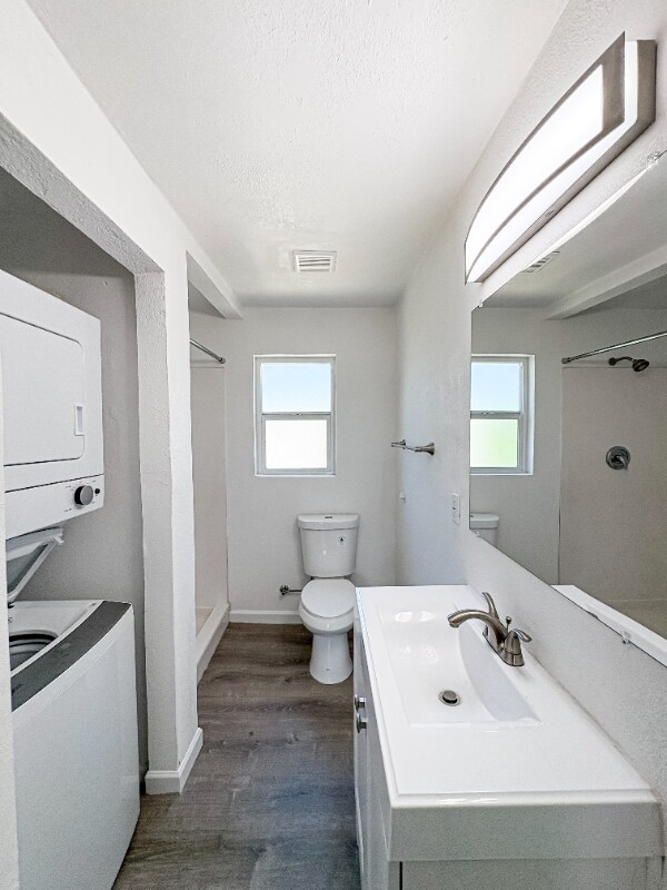 Building Photo - 1110 E Highland Ave