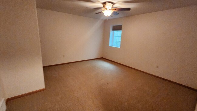 Building Photo - 1329 Pinecrest Ln