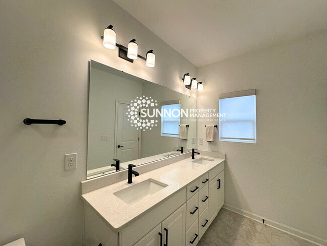 Building Photo - New 3 Bed Townhome in Mineral Springs