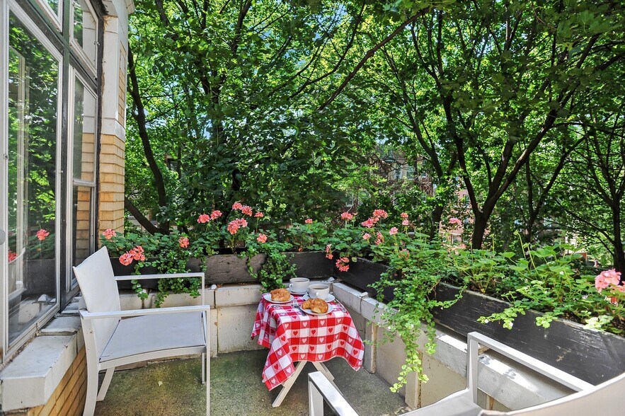 Building Photo - 2737 N Hampden Ct