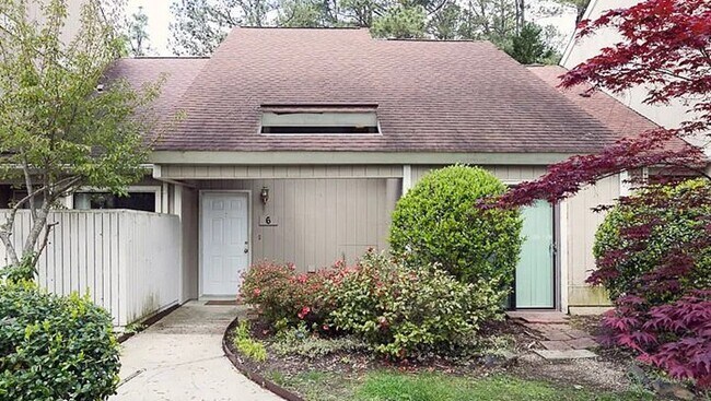 Building Photo - 4101 Five Oaks Dr
