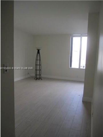Building Photo - 520 Brickell Key Dr