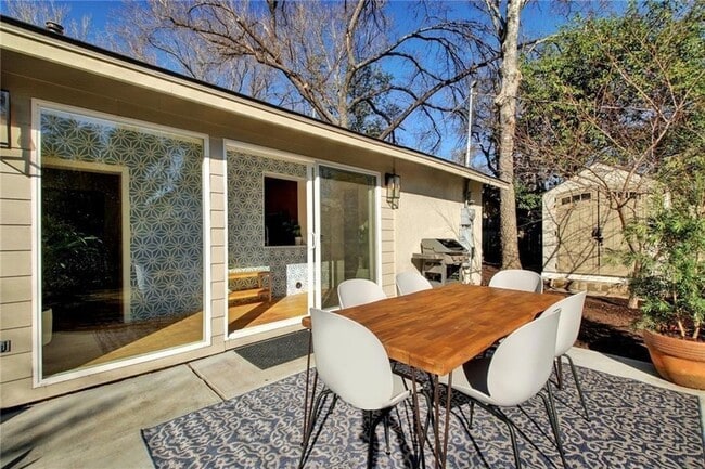 Building Photo - 3709 Vineland Dr