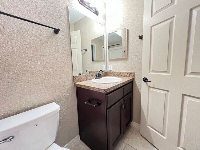 Building Photo - Beautiful 3 Bedroom, 2 Bathroom Home in Ocala!!