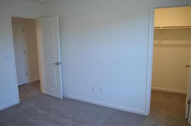 Building Photo - 389 Shafer Ave