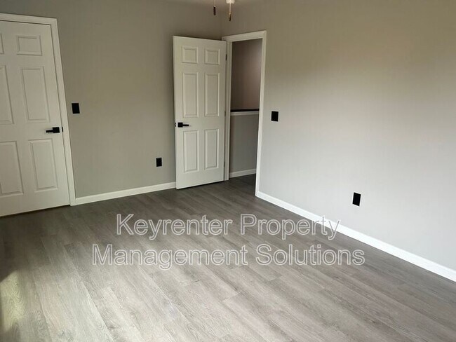 Building Photo - 1006 Pocahontas Ave