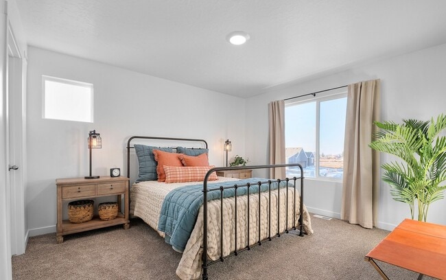 Building Photo - 1487 E 690 N