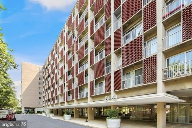 Building Photo - 800 4th St SW