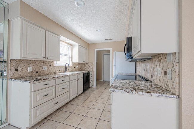 Building Photo - 105 Quail Run