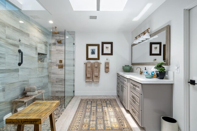 Building Photo - 76 Princeton Dr