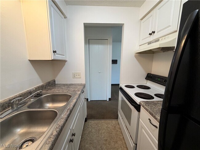 Building Photo - 4107 Orchard Dale Dr NW