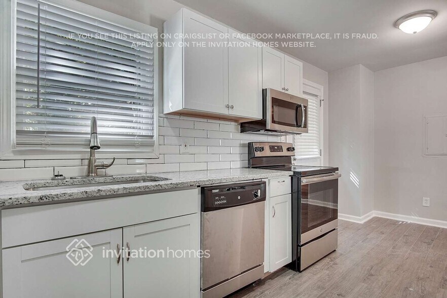 Building Photo - 3590 Collier Dr NW