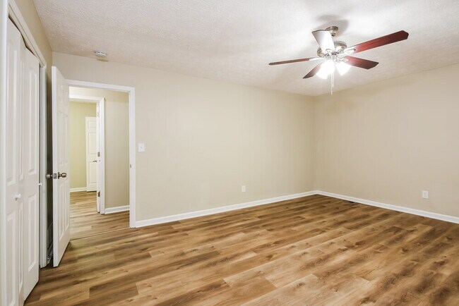 Building Photo - 2984 Leasa Ct