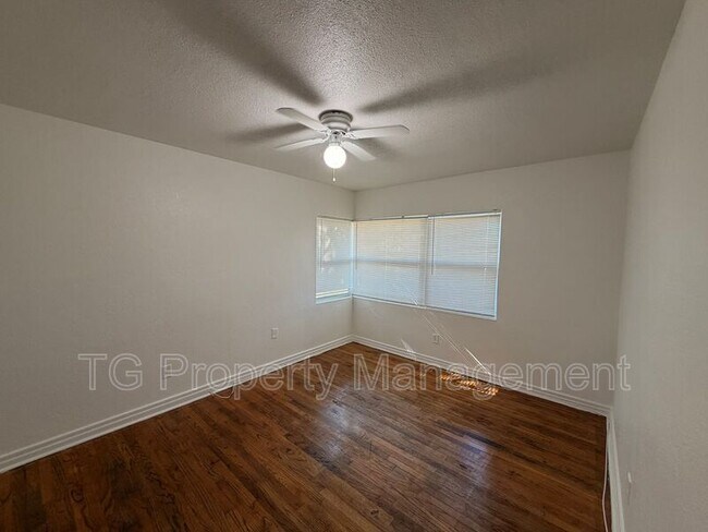 Building Photo - 937 Moravon Ave