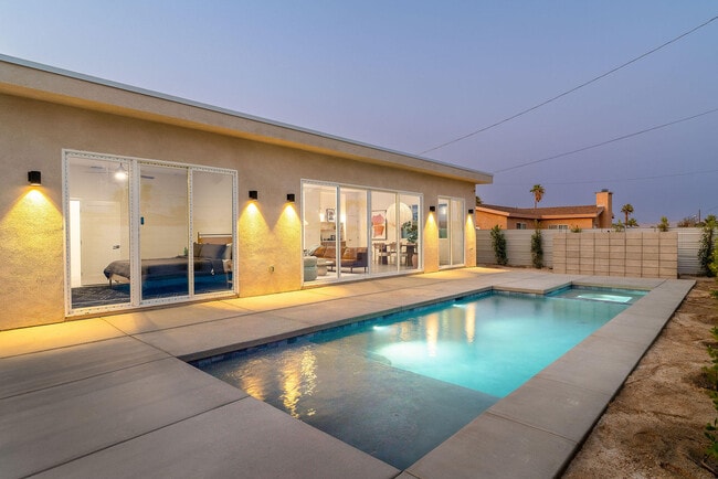 Building Photo - 361 W Sunview Ave