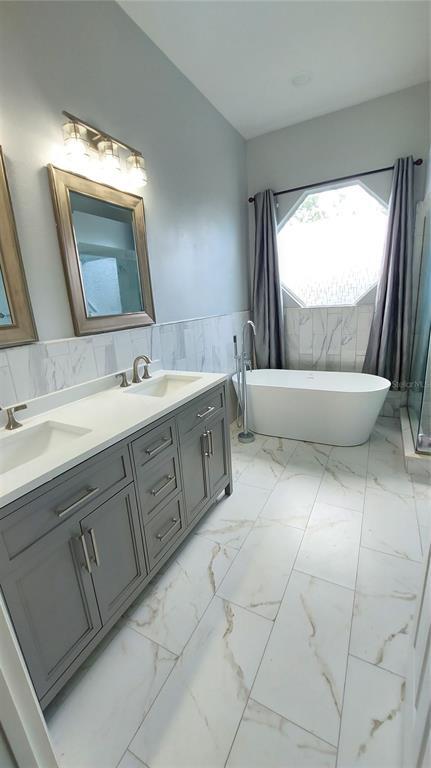 Building Photo - 14314 Mandolin Dr