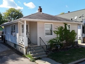 Building Photo - 152 Rodney Ct