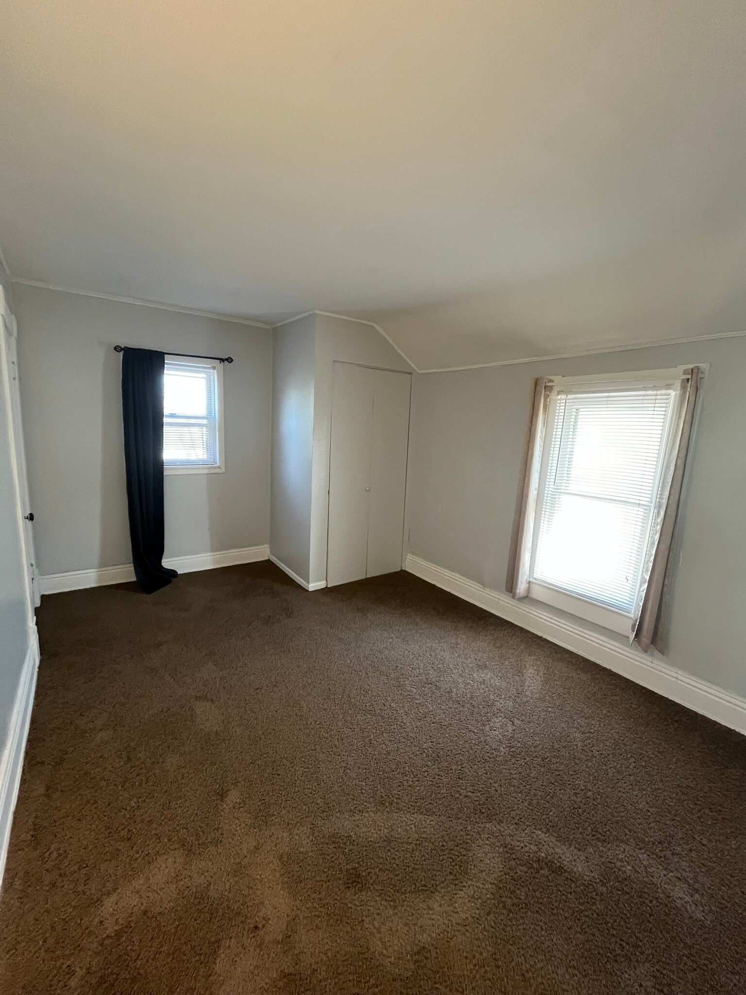 Building Photo - 1227 E Chestnut St