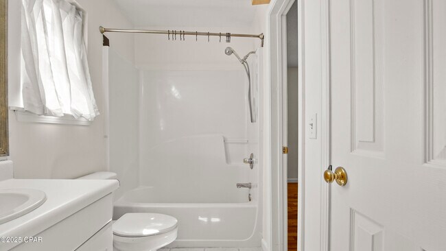 Building Photo - 5625 S Lagoon Dr