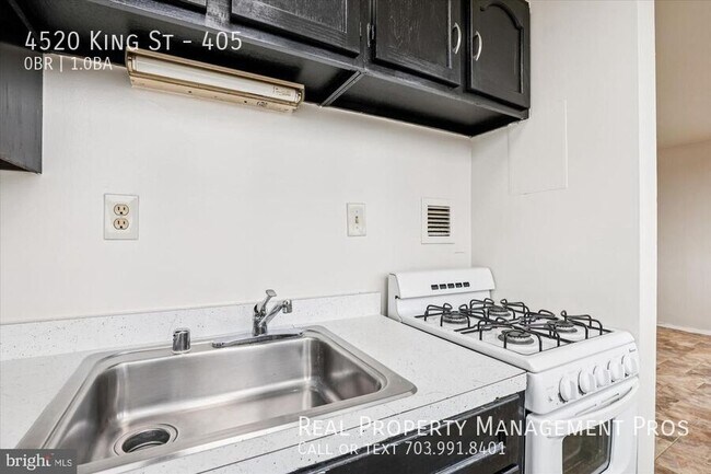 Building Photo - 4520 King St