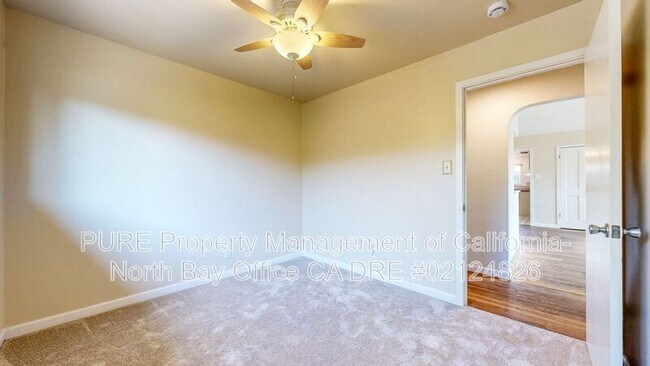 Building Photo - 652 Corlano Ave
