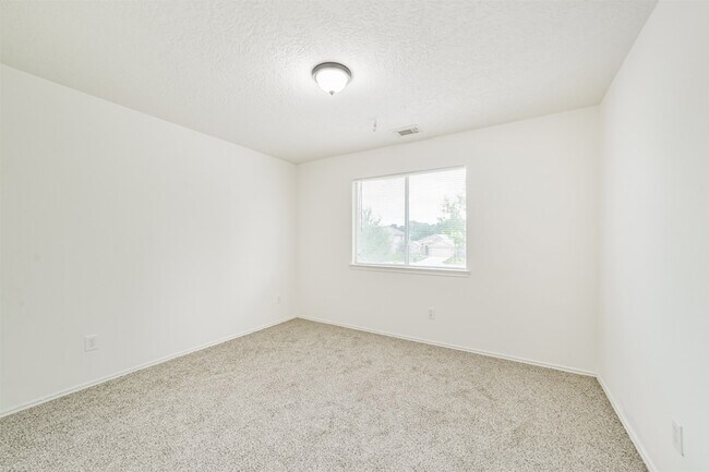Building Photo - 33318 Cottonwood Bend