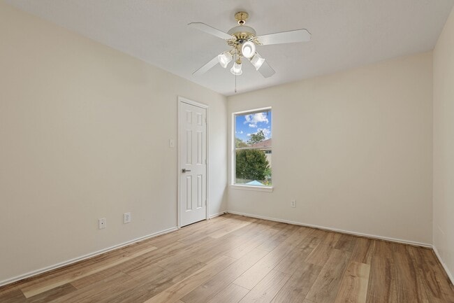 Building Photo - 22523 Holly Lake Dr