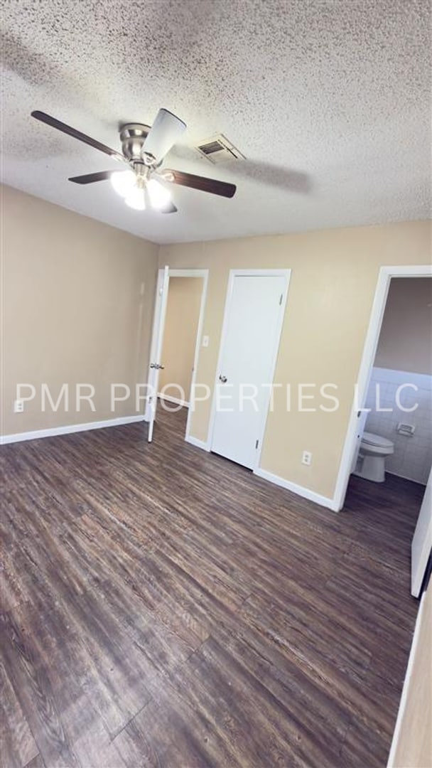 Building Photo - 3 Bedroom/1.5 Bath-House