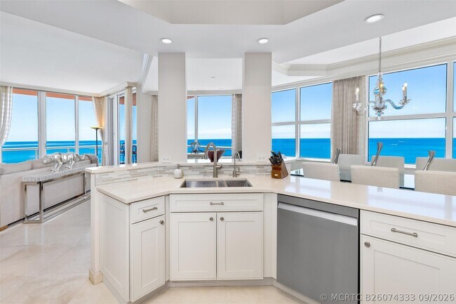 Building Photo - 2110 N Ocean Blvd