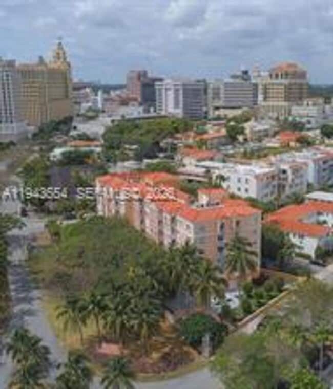 Building Photo - 1 Alhambra Cir