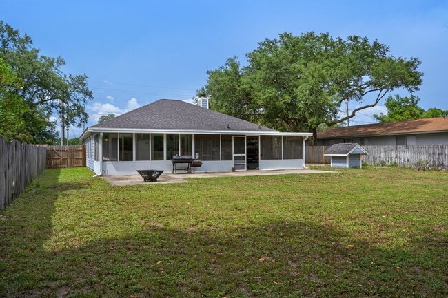 Building Photo - Featuring 3 spacious bedrooms and 2 full bathrooms, this residence blends comfort, style, and con...