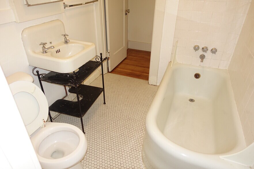 Building Photo - 2343 Dwight Way