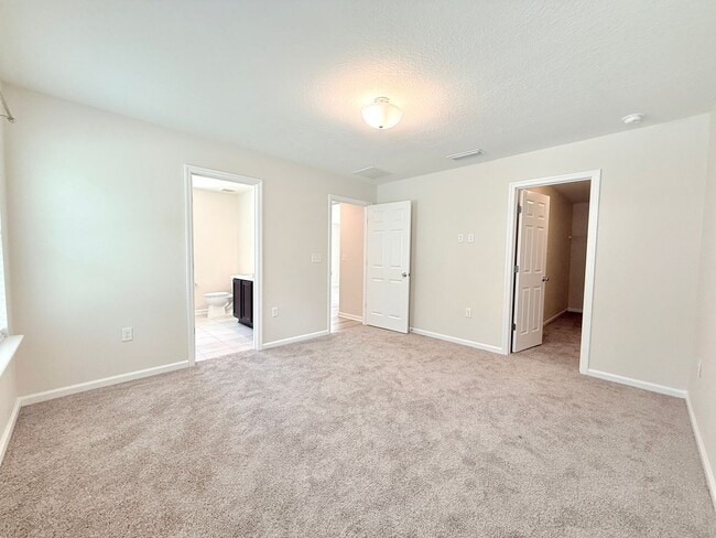 Building Photo - Beautiful 4BR Home with Open Floor Plan & Fully Fenced Backyard
