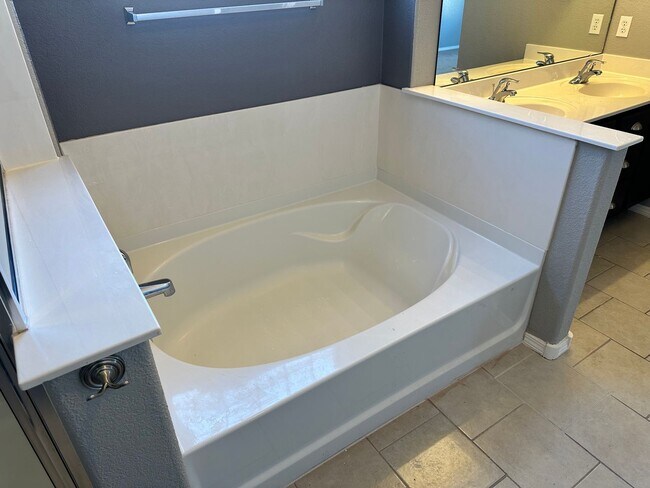 Building Photo - Cabezon Beauty | Large Yard | 2 Living Areas & Upstairs Loft | 1-year Lease | Coming Soon Pre-lea...