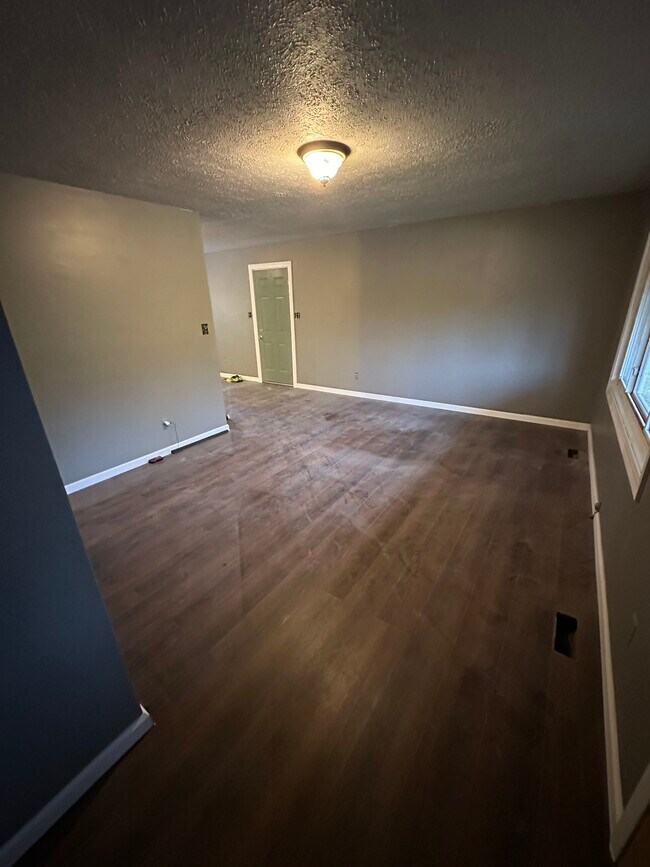 Building Photo - 4927 W Southern Ave