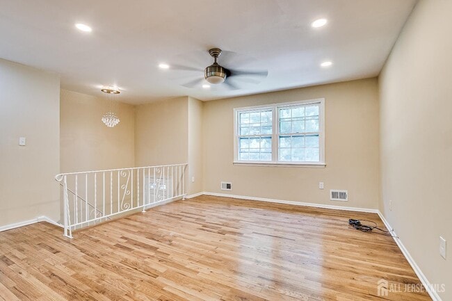 Building Photo - 5 Pelmont Pl