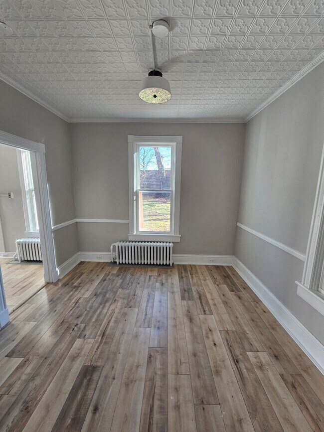 Building Photo - 3 Bedroom Apartment - Kingston, NY