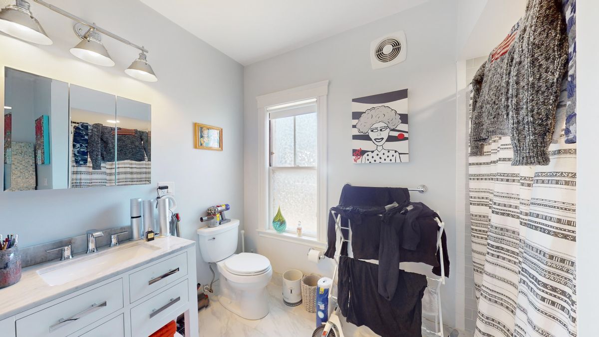 Building Photo - 70 Hudson St