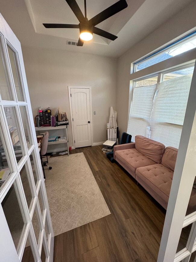 Building Photo - 421 Mt Pleasant St