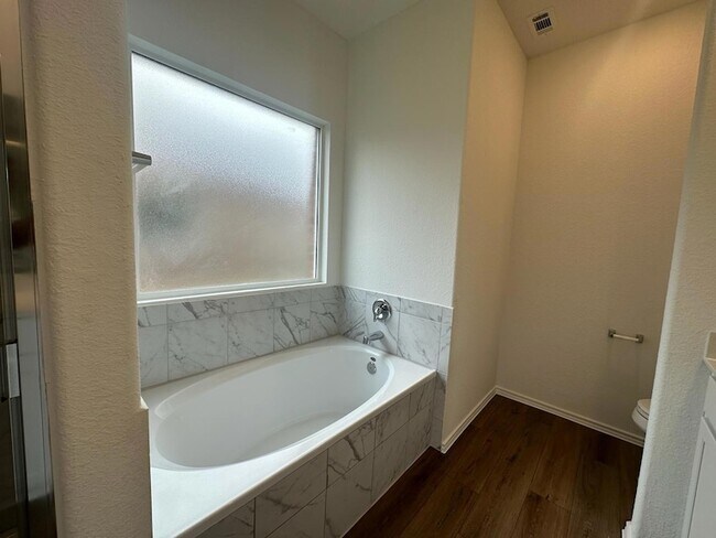Building Photo - 312 Sonterra Dr