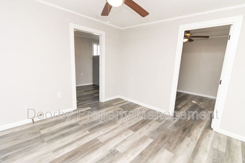 Building Photo - 207 Napier St