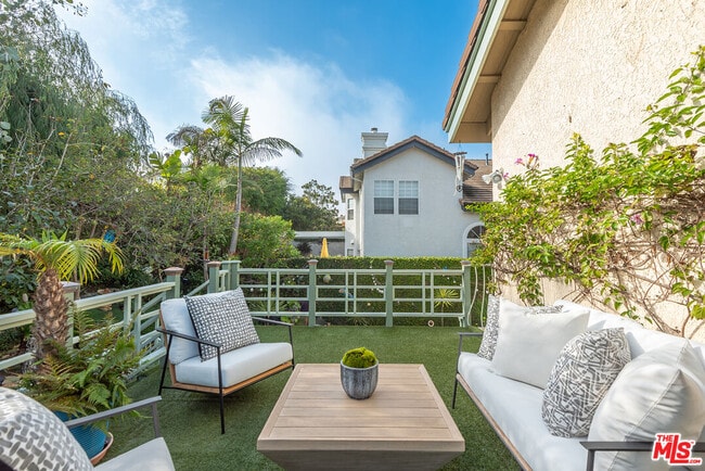 Building Photo - 7538 W 81st St