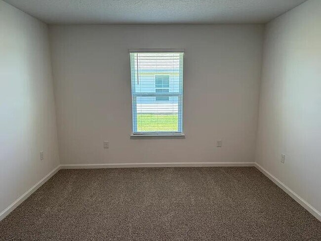 Building Photo - 58 Sawbrier St