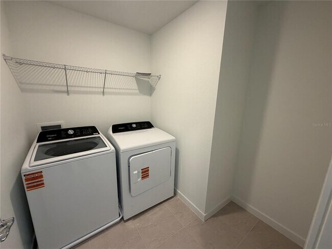 Building Photo - 33424 Binding Ties Ln